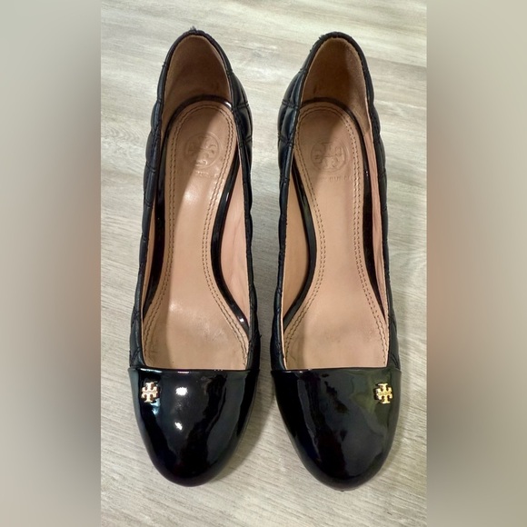 TORY BURCH Claremont Black Leather Quilted Almond Captoe Wedges, Size 7.5 - Picture 7 of 16